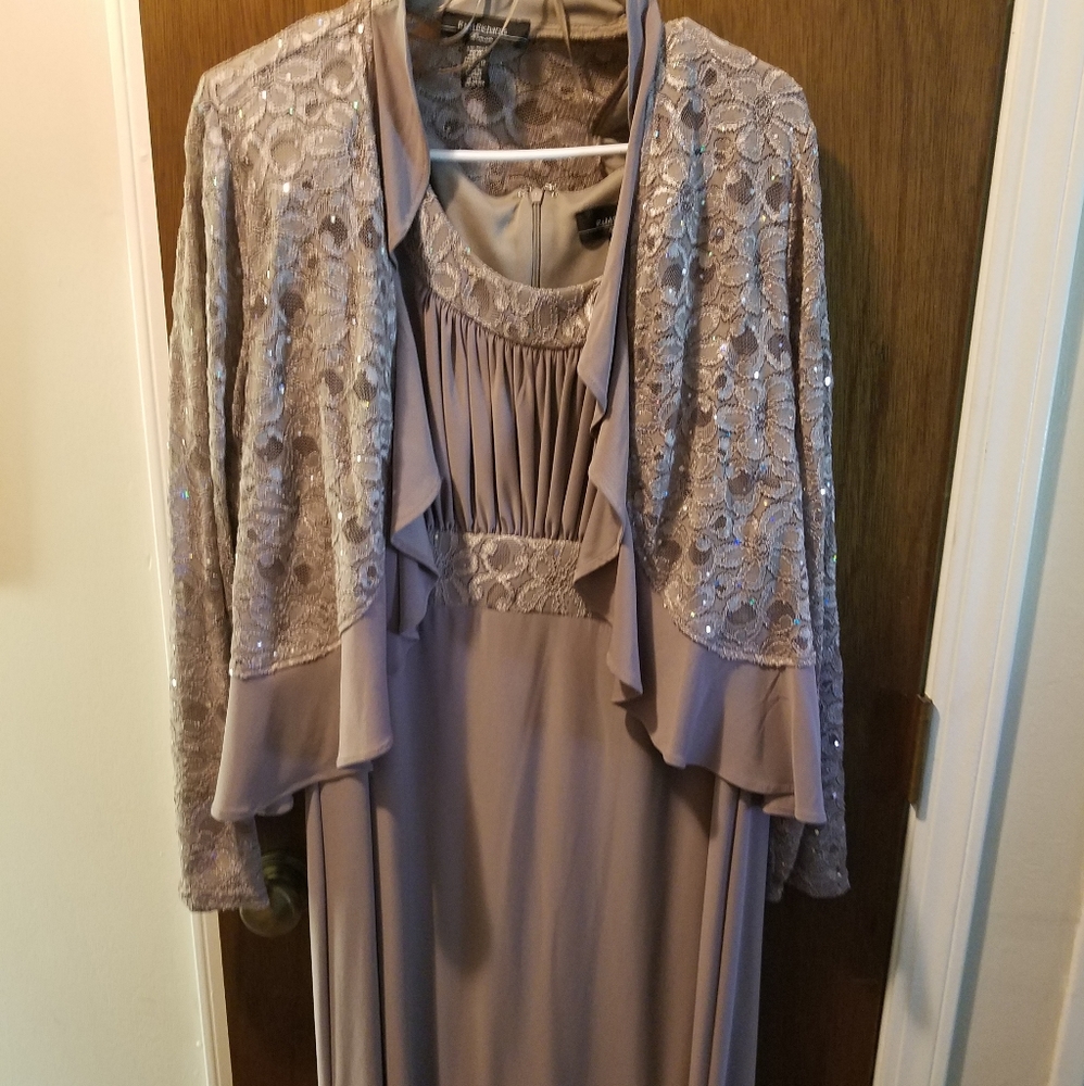 Ladies two piece dress. Good condition.